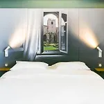 Hotel 1