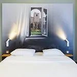 1 Hotel 2*