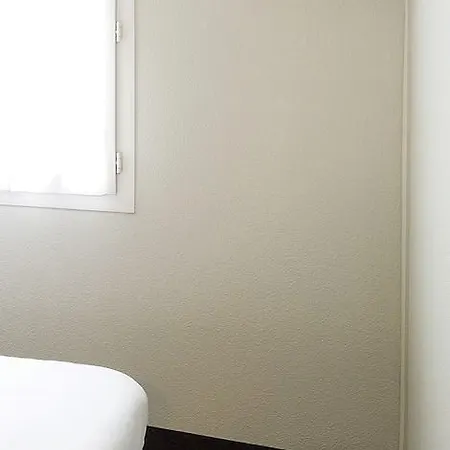 1 Otel