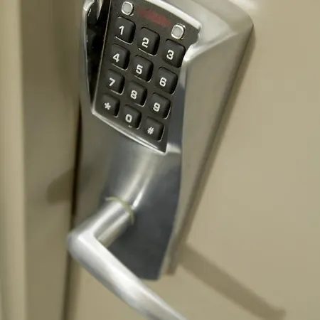 1 Hotel