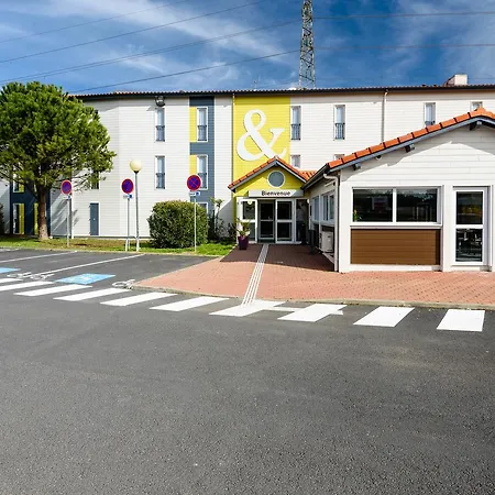 1 Hotel