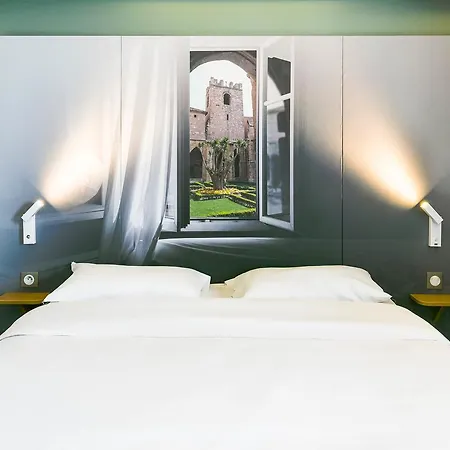 1 Hotel 2*